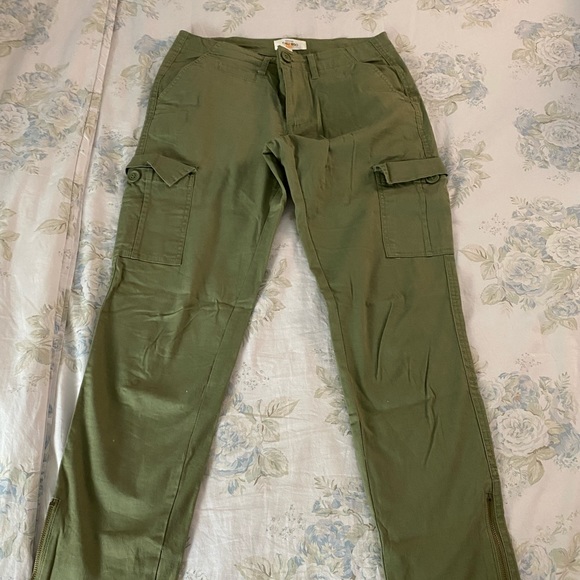 Green Skinny Army Pants with 6 pockets - Picture 3 of 4